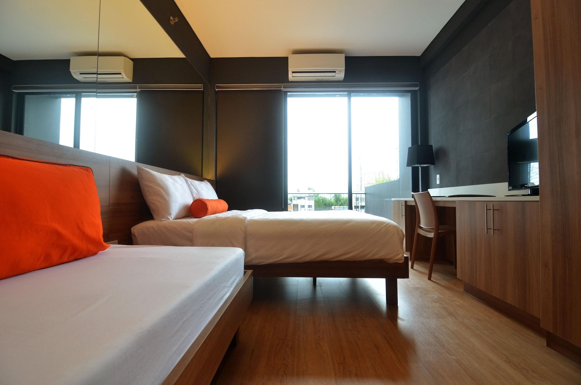 Azumi Boutique Hotel Muntinlupa City Exterior photo