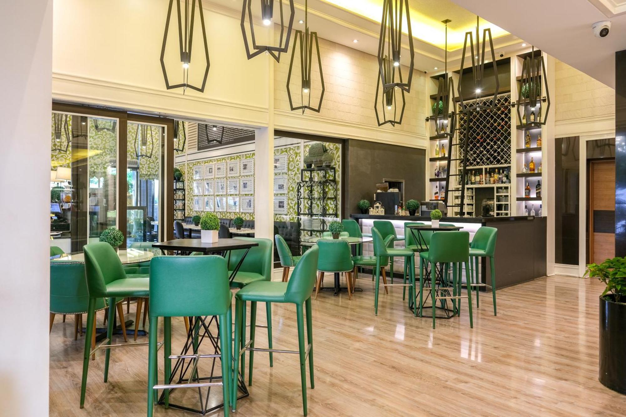 Azumi Boutique Hotel Muntinlupa City Exterior photo