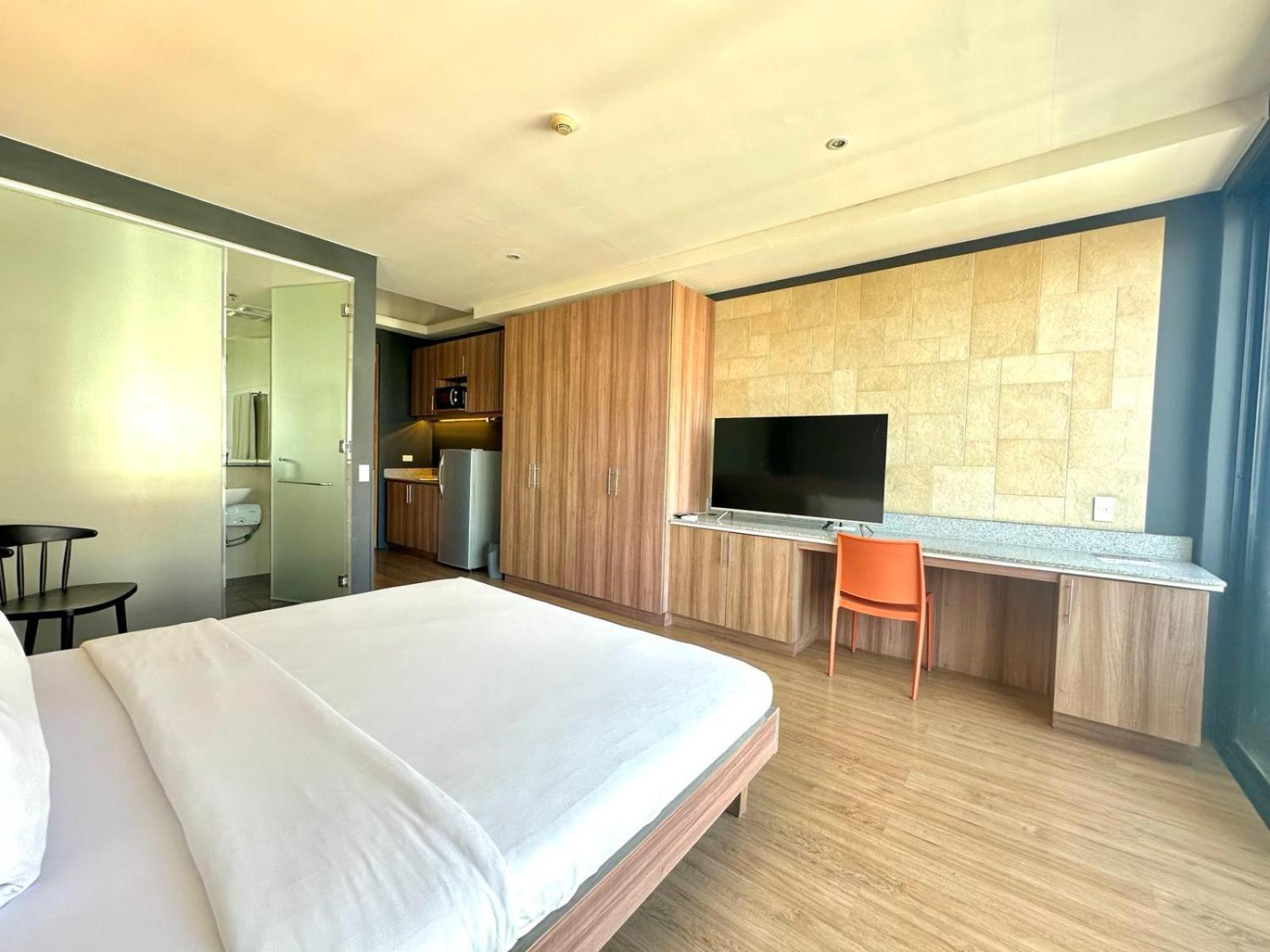 Azumi Boutique Hotel Muntinlupa City Exterior photo