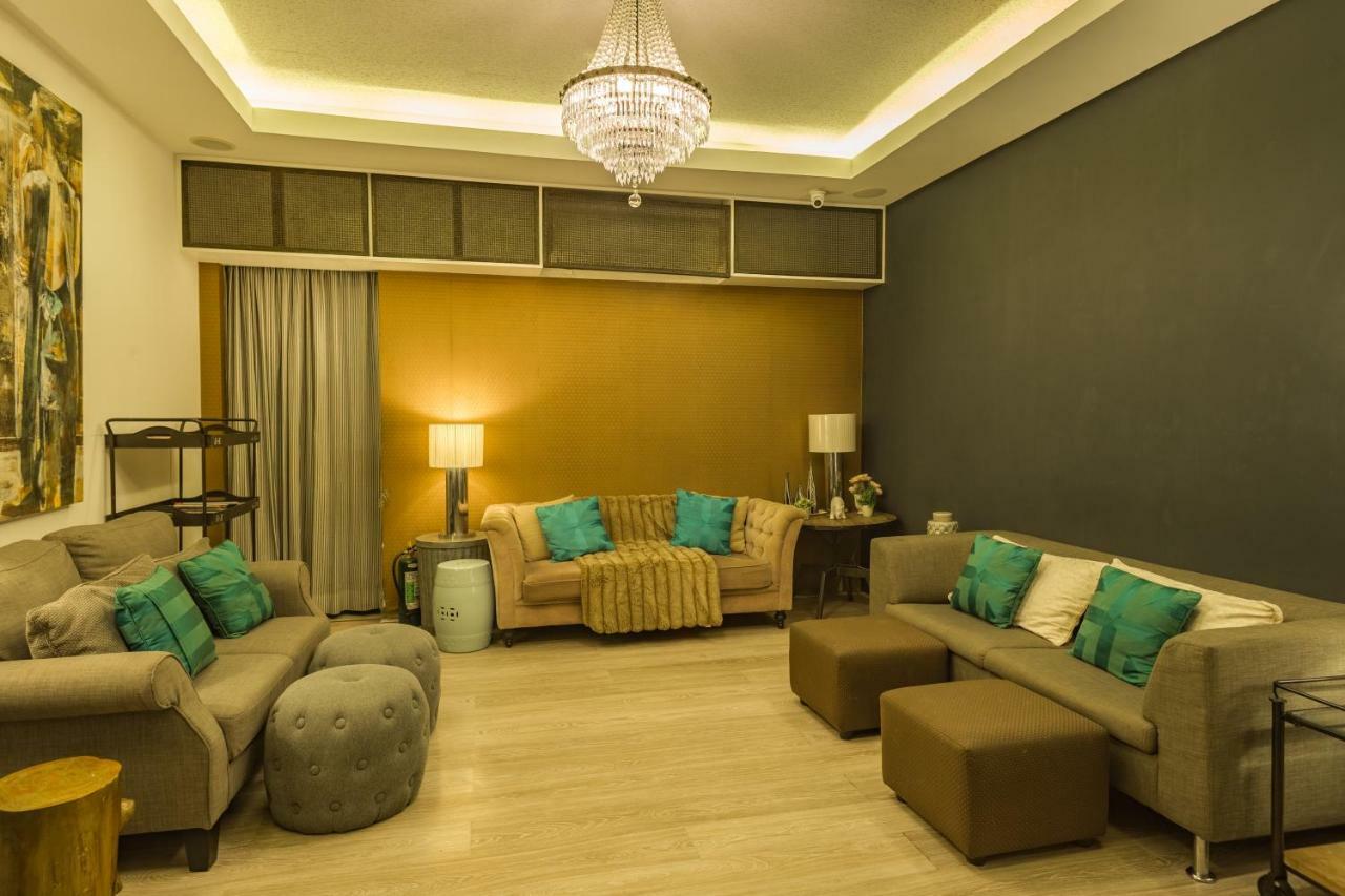 Azumi Boutique Hotel Muntinlupa City Exterior photo